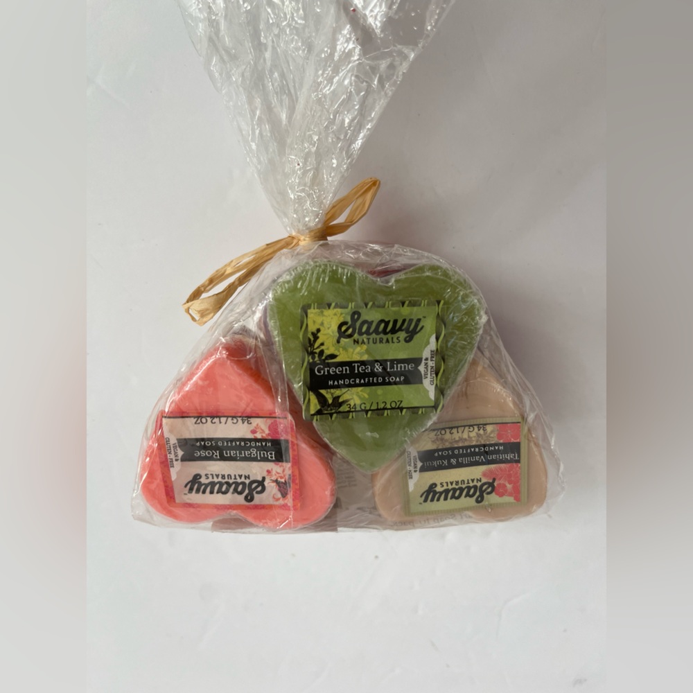 NEW ~Saavy Naturals Heart-Shaped Soap Set - Picture 5 of 6